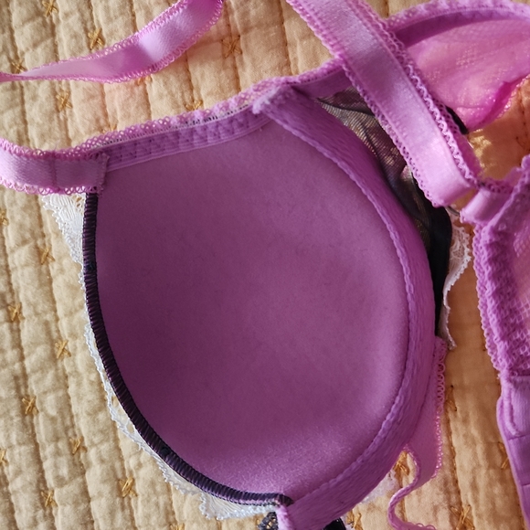 VS Dream Angel's lined Demi EUC 32A - Picture 8 of 11